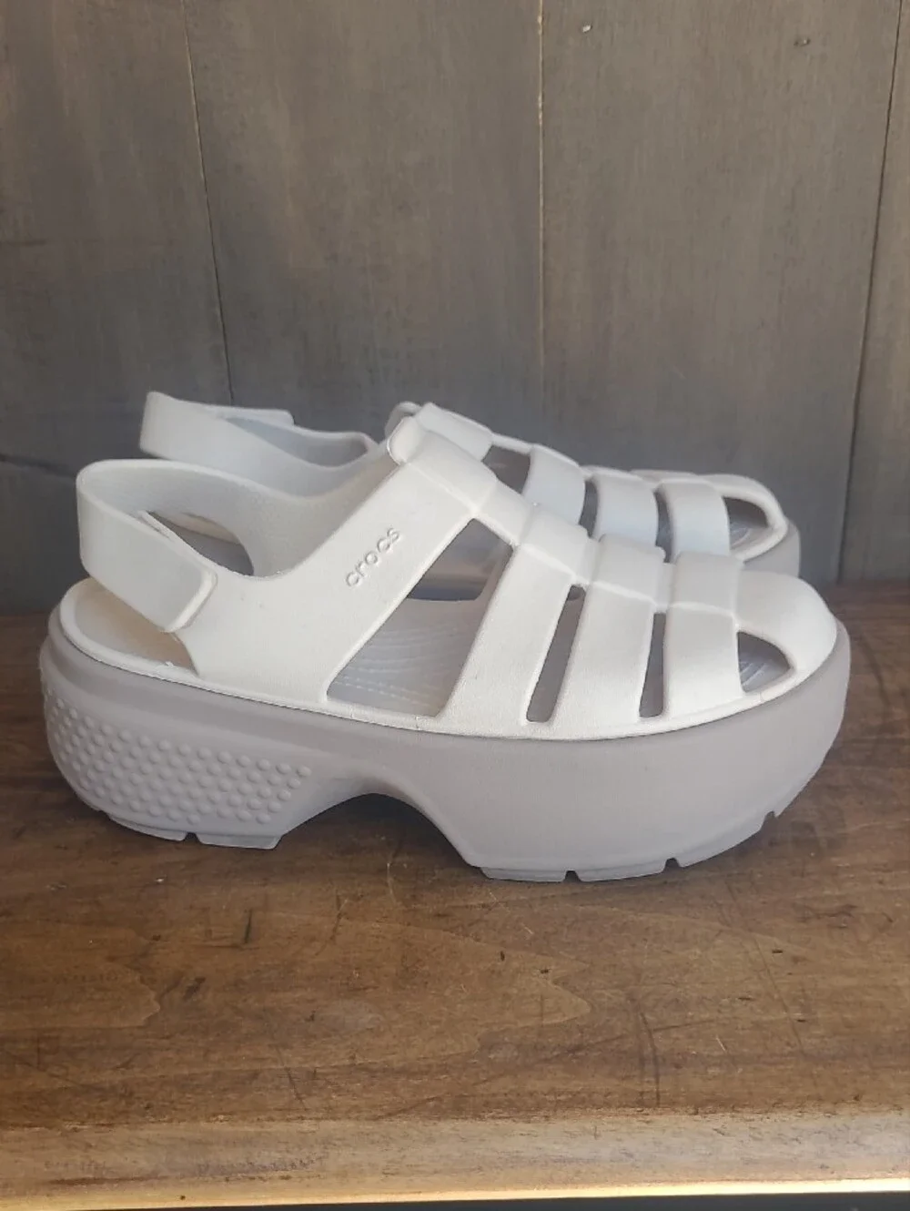 EUC CROCS Stomp High Fisherman Sandals Women's sz 7 Cream Rubber Platform Sandal